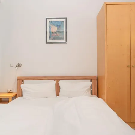 517, Seepark Apartment *